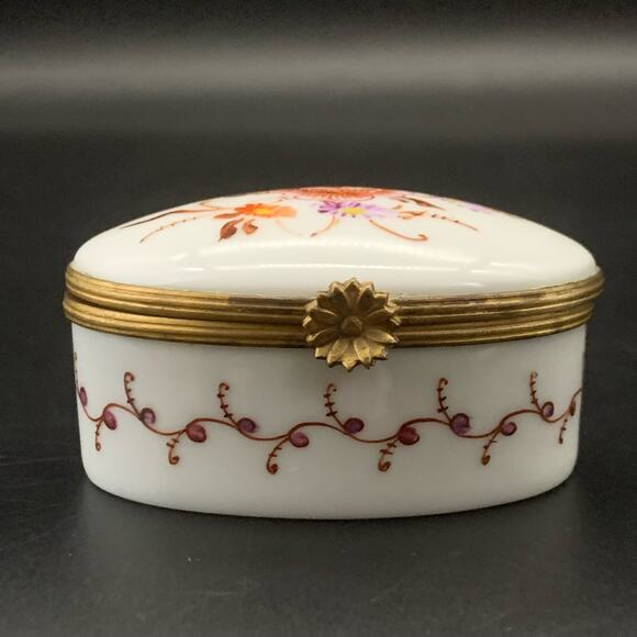 Limoges Other - Vintage Limoges France Floral Hinged Fine Porcelain Trinket Box
Hand Painted